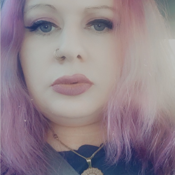 Meet your Posher, Krystal - Picture 3 of 3